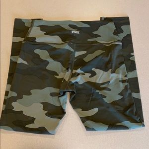 Victoria's Secret PINK Camo leggings